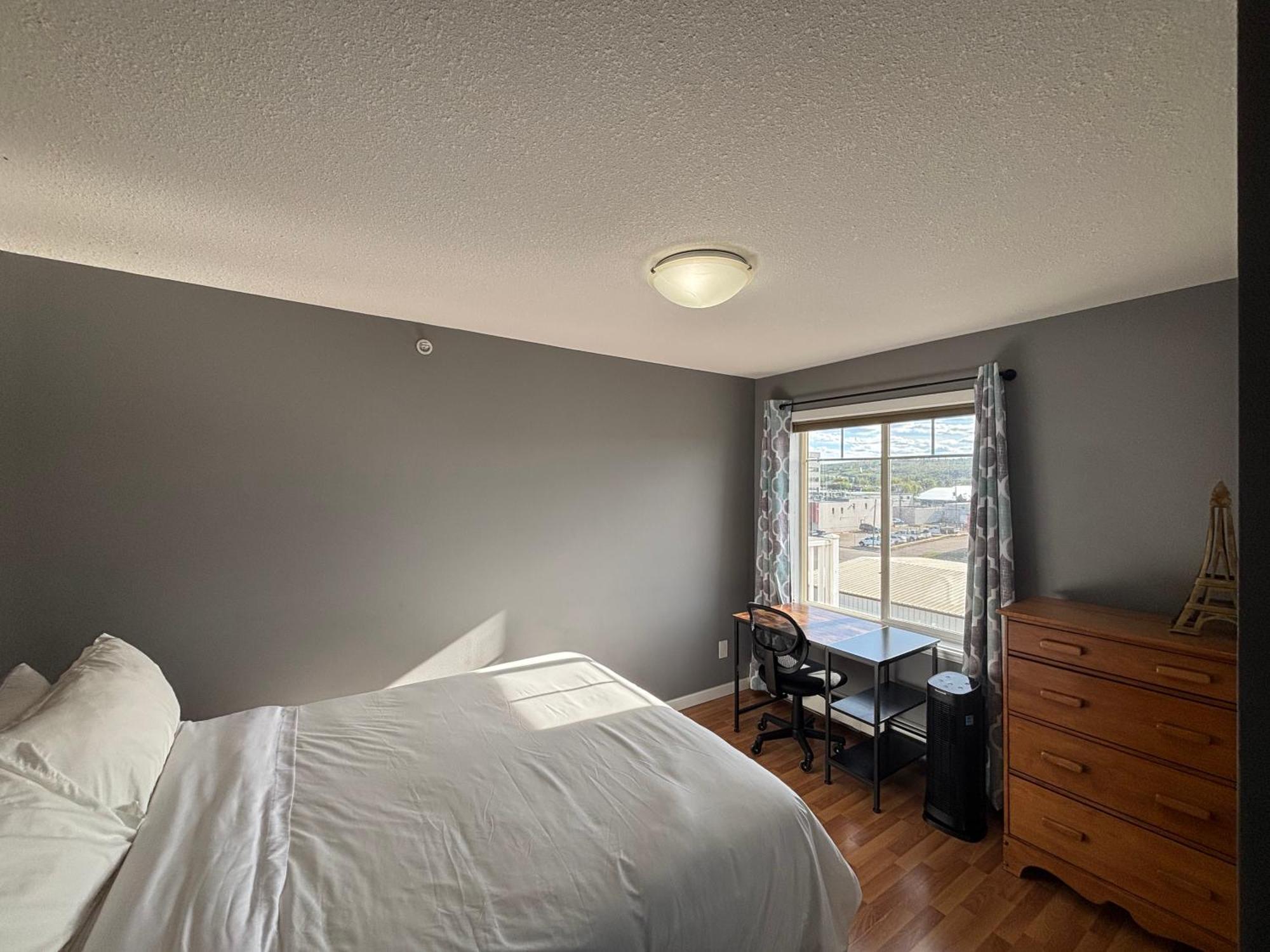 Top Floor Riverfront Condo With Stellar Sunsets! Fort Mcmurray Exterior photo